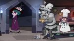 S4E7 Queen Eclipsa leaving the kitchen