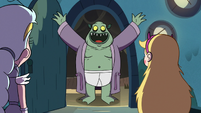 S3E5 Buff Frog happy to see Star Butterfly