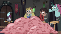 S3E20 Pile of worms in front of Star and her friends