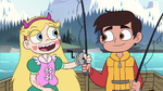 S2E10 Star gives her fishing rod to Marco