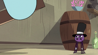 S2E22 Spider With a Top Hat listening to Narwhal