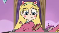 S3E21 Star Butterfly looking at the food trough