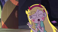 S2E31 Star Butterfly shaking her head
