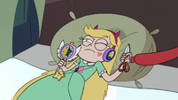 S2E31 Star gives Marco her dimensional scissors