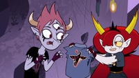 S4E22 Hekapoo gives Tom a club jacket