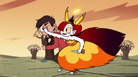 S2E31 Hekapoo slaps the back of Marco's head again