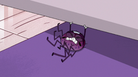 S2E22 Spider With a Top Hat trying to lift weights