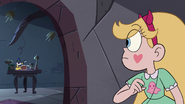 S4E1 Star Butterfly notices Glossaryck