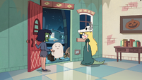 S2E21 Janna tells Star to invite Hungry Larry inside