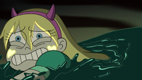 S3E7 Star Butterfly swims toward the other magic