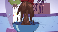 S3E26 Chocolate fountain gets unclogged