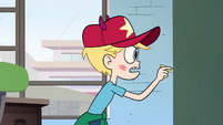 S2E32 Star Butterfly turns into Boy Star