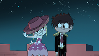 S1E15 Star wearing Marco's hat