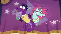 S4E9 Pony Head shoves Seahorse off-camera