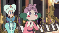 S3E28 Eclipsa waving to an archive automaton