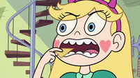 S2E25 Star Butterfly threatens to eat Glossaryck's chip