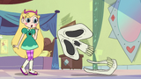 S2E25 Star Butterfly looking at the skull-shaped lock