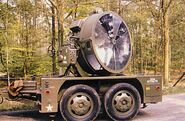 Trailer-mounted floodlight/searchlight