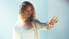 Осирис демонстрирует кара кеш.