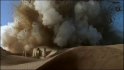  détruit la pyramide d'Abydos avec l'.