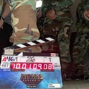 Titans 407 BTS1.jpg (168 KB)