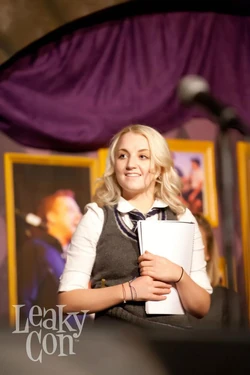 Click here to view the image gallery for Evanna Lynch.