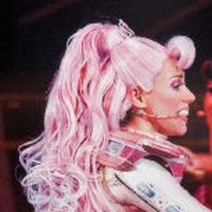 Pearl Appearance Starlight Express The Musical Wiki Fandom