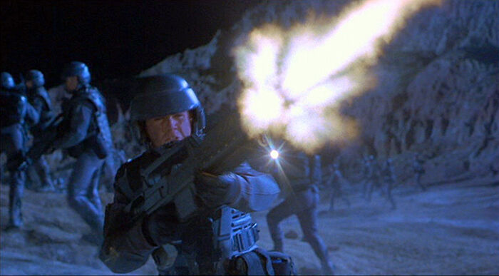 Starship Troopers', un Kent aniquilando bichos