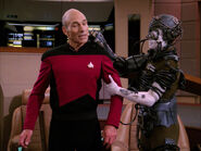 Borg kidnap Picard