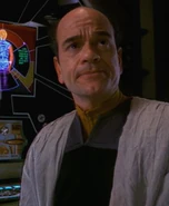 En Lewis Zimmerman, el creador del Doctor (2373).