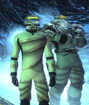 A h'ren to the left of a thot.