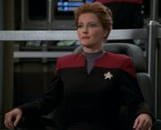 Kathryn-Janeway-star-trek-women-9858615-744-600