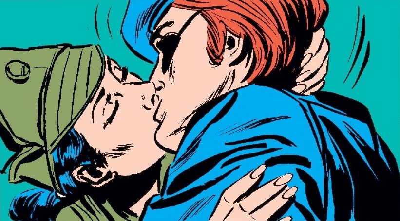 Captain Traal kisses Luke Skywalker to convince him to agree to her plan.