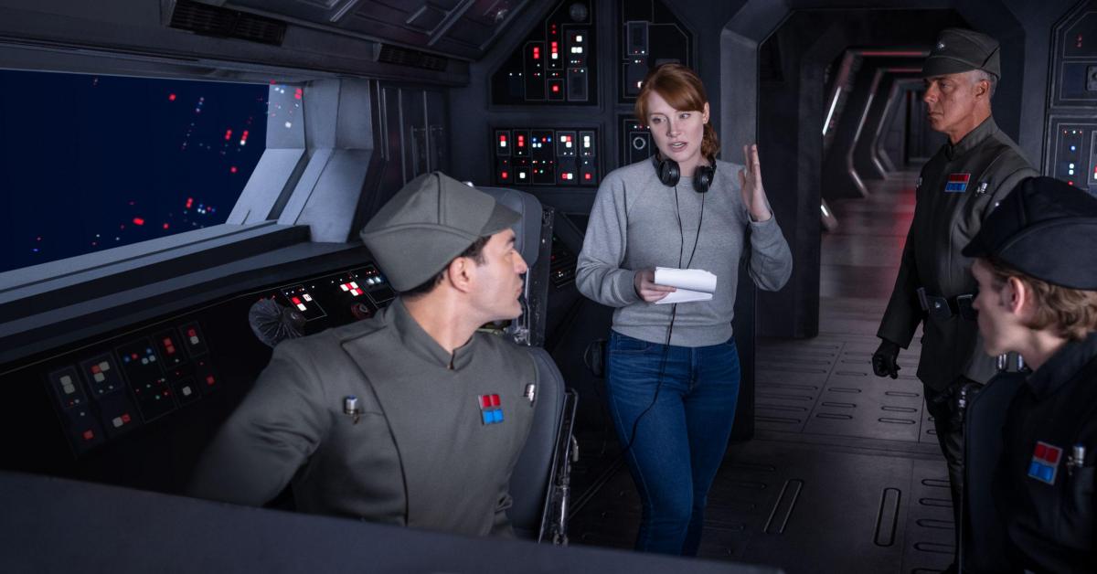 Alexander Wraith on set as the freighter pilot with director Bryce Dallas Howard and the actors for the captain and the security officer.