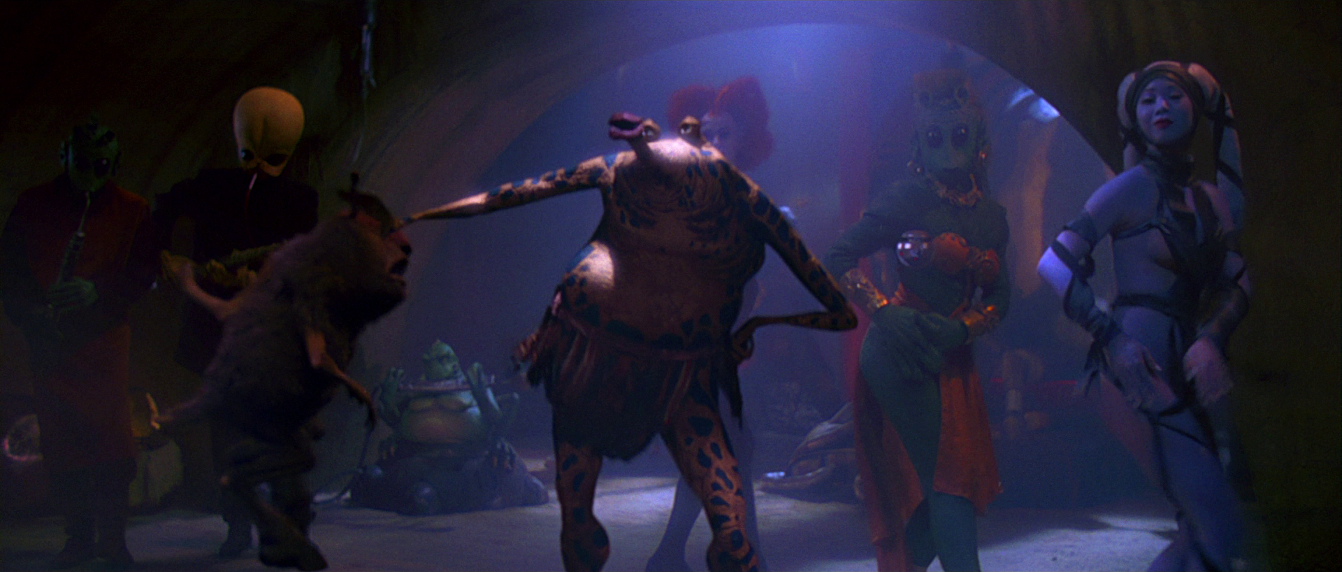 Sy Snootles, and other members of the band perform in Jabba's palace