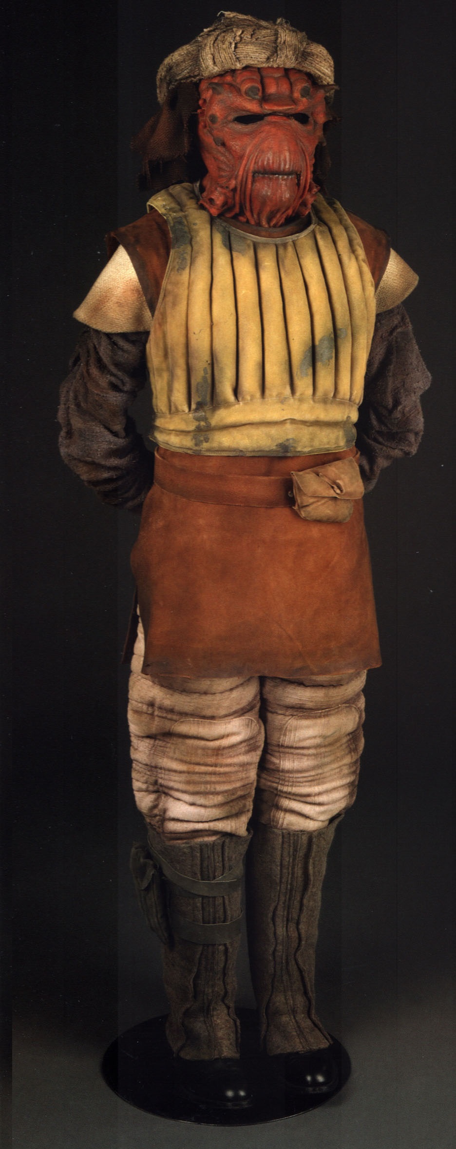 Vizam's costume was made by Phil Tippett's creature design team and Nilo Rodis-Jamero's costume design team.