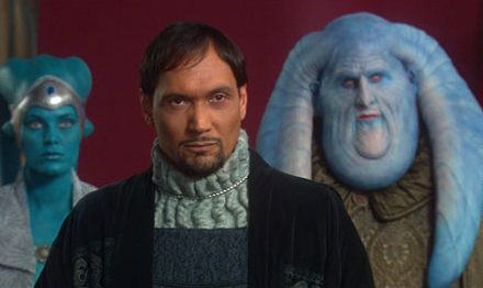 Taa alongside Bail Organa in the Senate