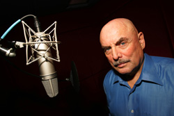 Don LaFontaine appearance in Common Appearance