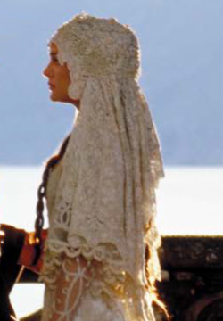 Amidala wears the veil made of her inherited wedding fabric.