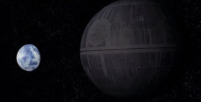 Dødsstjernen på vei mot Alderaan.