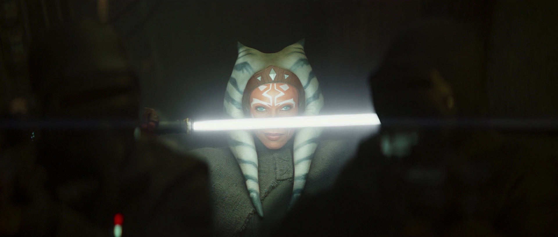 Ahsoka Tano ambushes Calodan's scout guards.