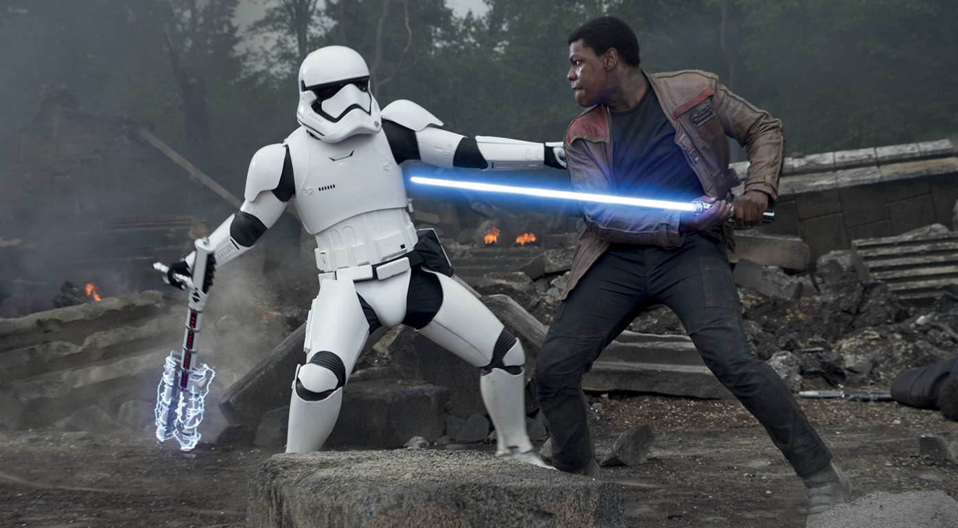 Finn, a traitor to the First Order, duels his former friend FN-2199 on Takodana.