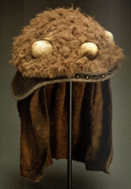 Headgear worn by Lathe