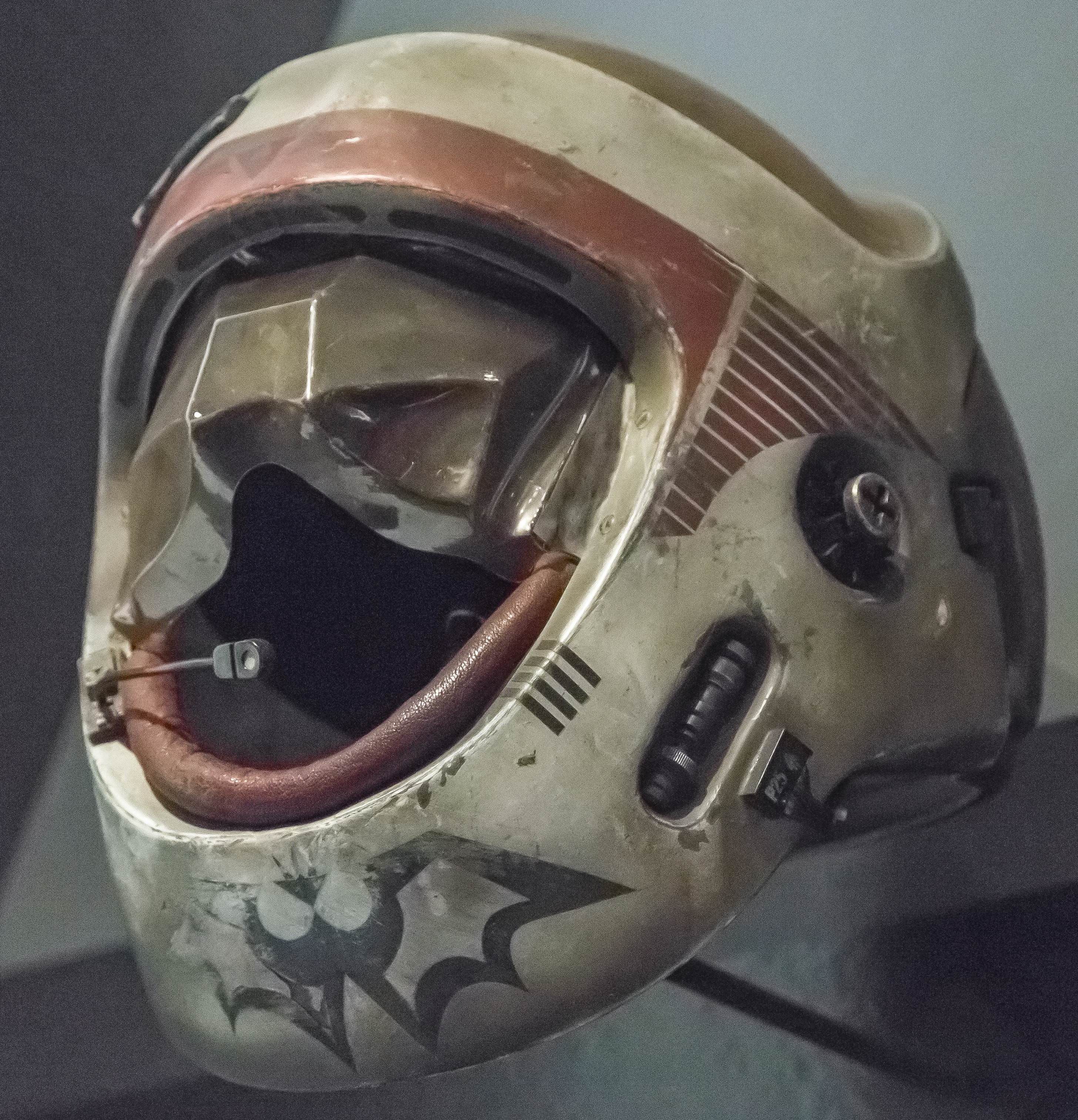 Yong's flight helmet