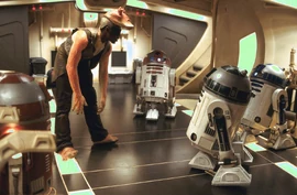 ジャー・ジャー・ビンクス演じるとR2-N3らR2アストロメク