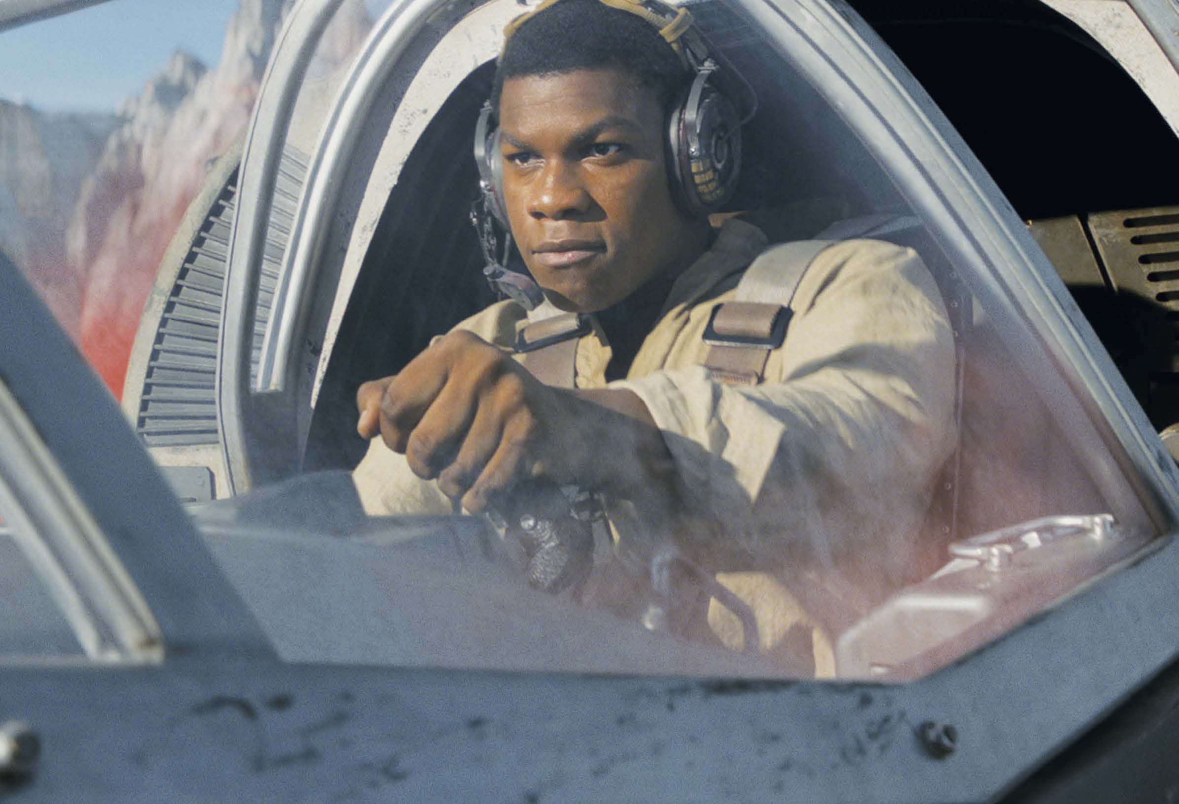 Finn piloting a V-4X D ski speeder during the Battle of Crait