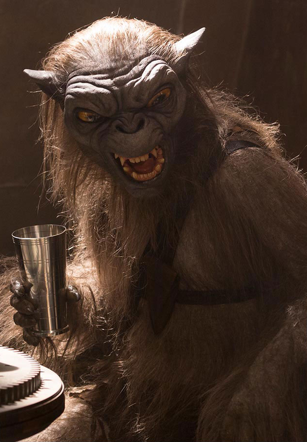 One of the Hassk triplets having a drink in Maz Kanata's castle