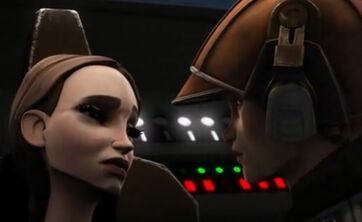 Padmé si riprende dopo che Anakin le ha iniettato l'antidoto