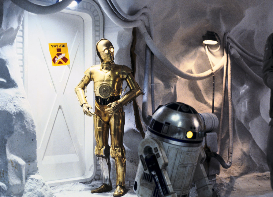 C-3PO and R2-D2 view a warning sign on the Echo Base wampa pen in a deleted scene from The Empire Strikes Back