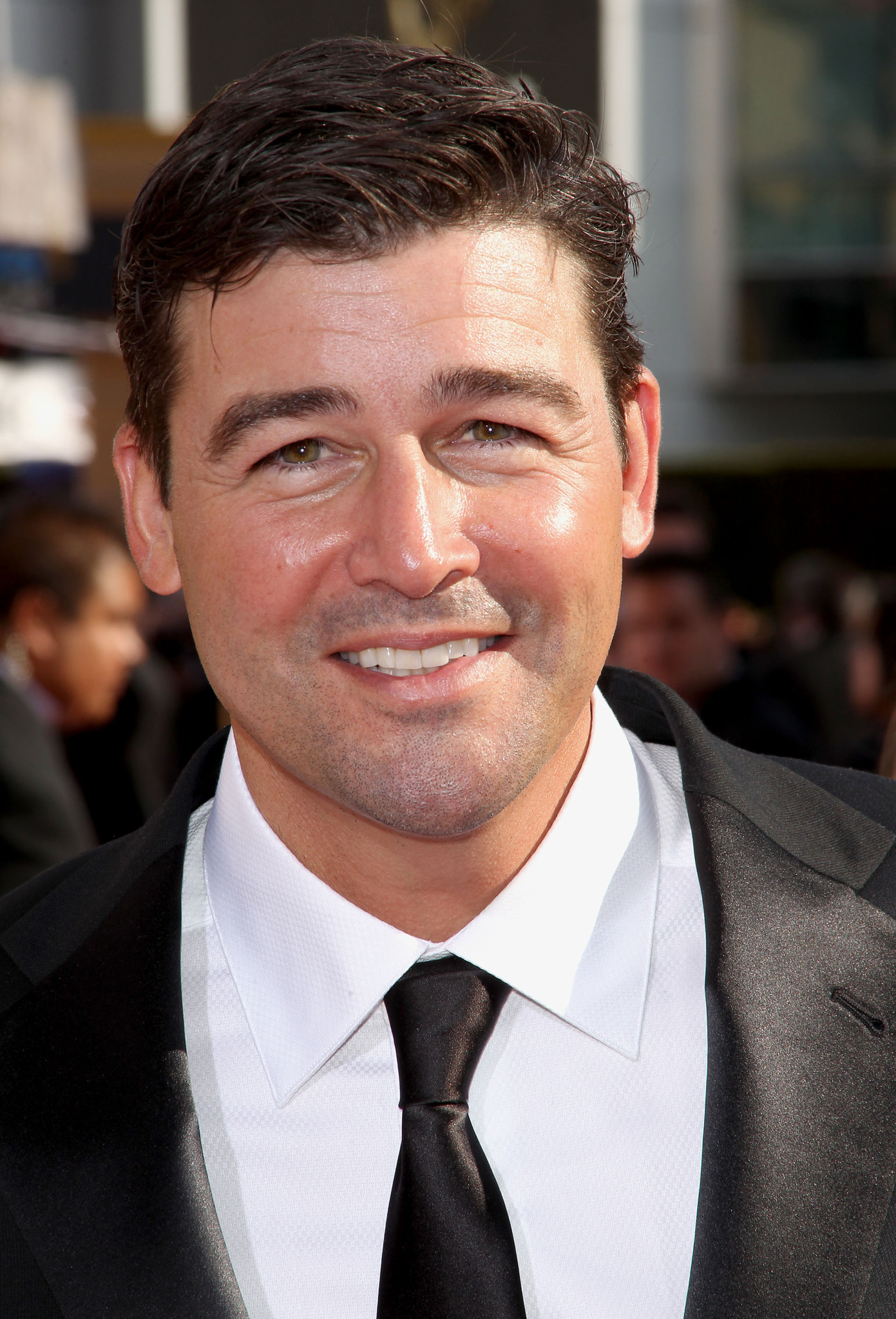 Kyle Chandler appearance in Common Appearance